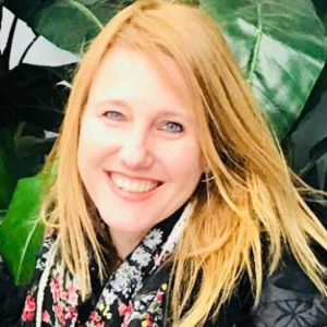 Throughout All Ages 15/30 Apologetics Podcast-logo