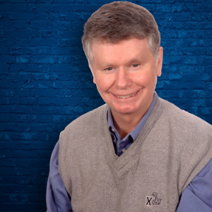 Bill Cunningham on 700WLW-logo