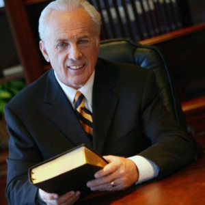 John MacArthur Espanol-logo