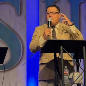 Pastor Marvin Pelaez-logo
