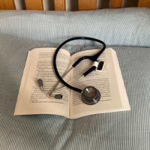 Bedside Reading-logo