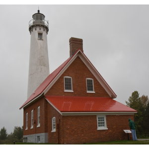 WKJC FM 104.7-logo