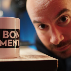 Un Bon Moment avec Kyan KHOJANDI et NAVO-logo