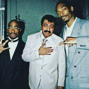 Muslum Gurses ft.2pac-logo