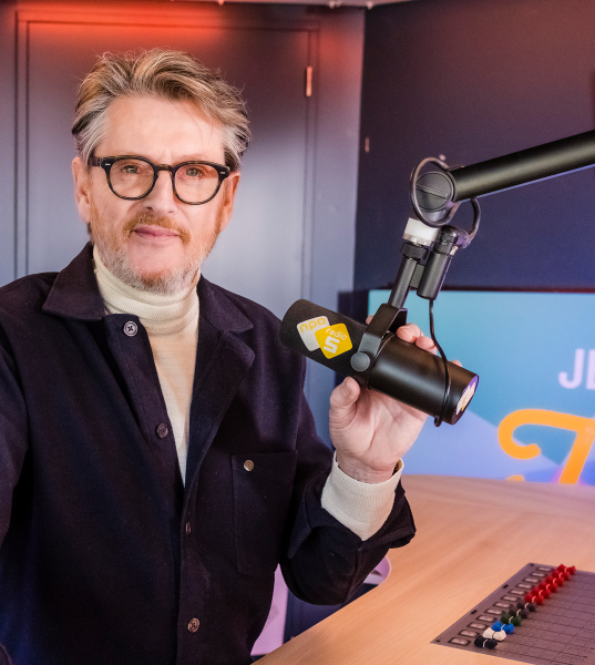 top-40-hitdossier-free-internet-radio-tunein
