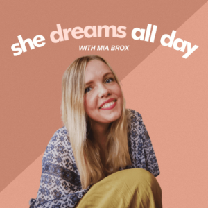 She Dreams All Day-logo