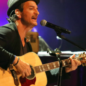 Ricardo Arjona-logo