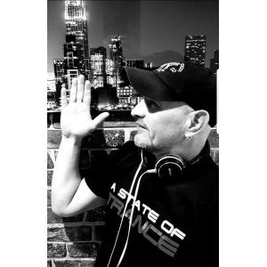 Dj SANYA SM-logo