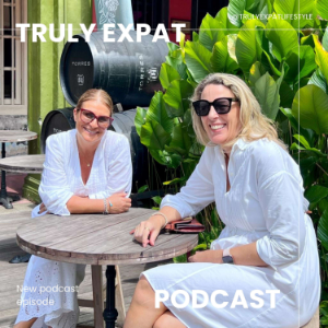 Truly Expat Podcast-logo