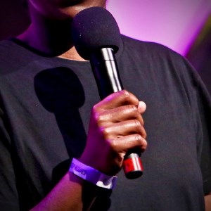 4 Extra Stands Up-logo