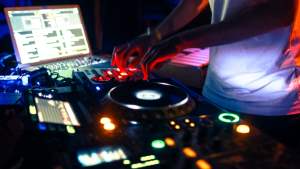 Midday Mix-logo