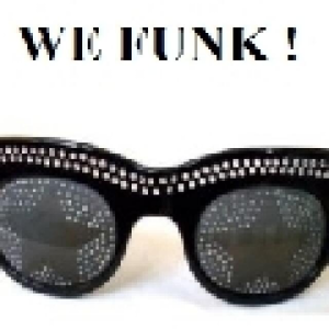 Radio Station W E F U N K-logo