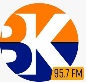 EXA 95.7 NVO LAREDO-logo