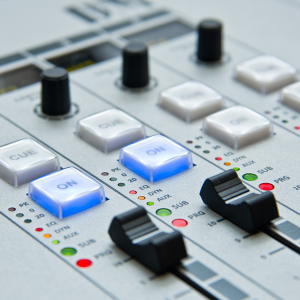 Lighting FM-logo